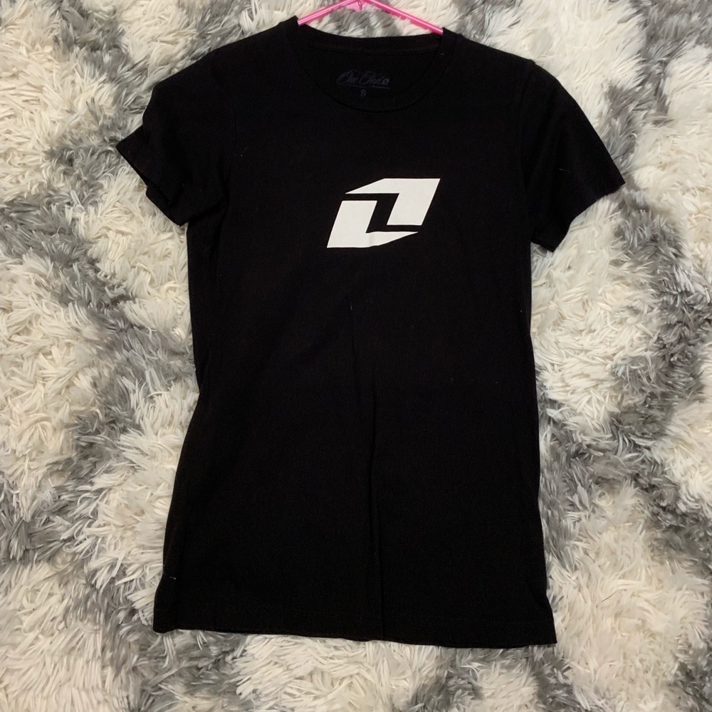 Oakley tee